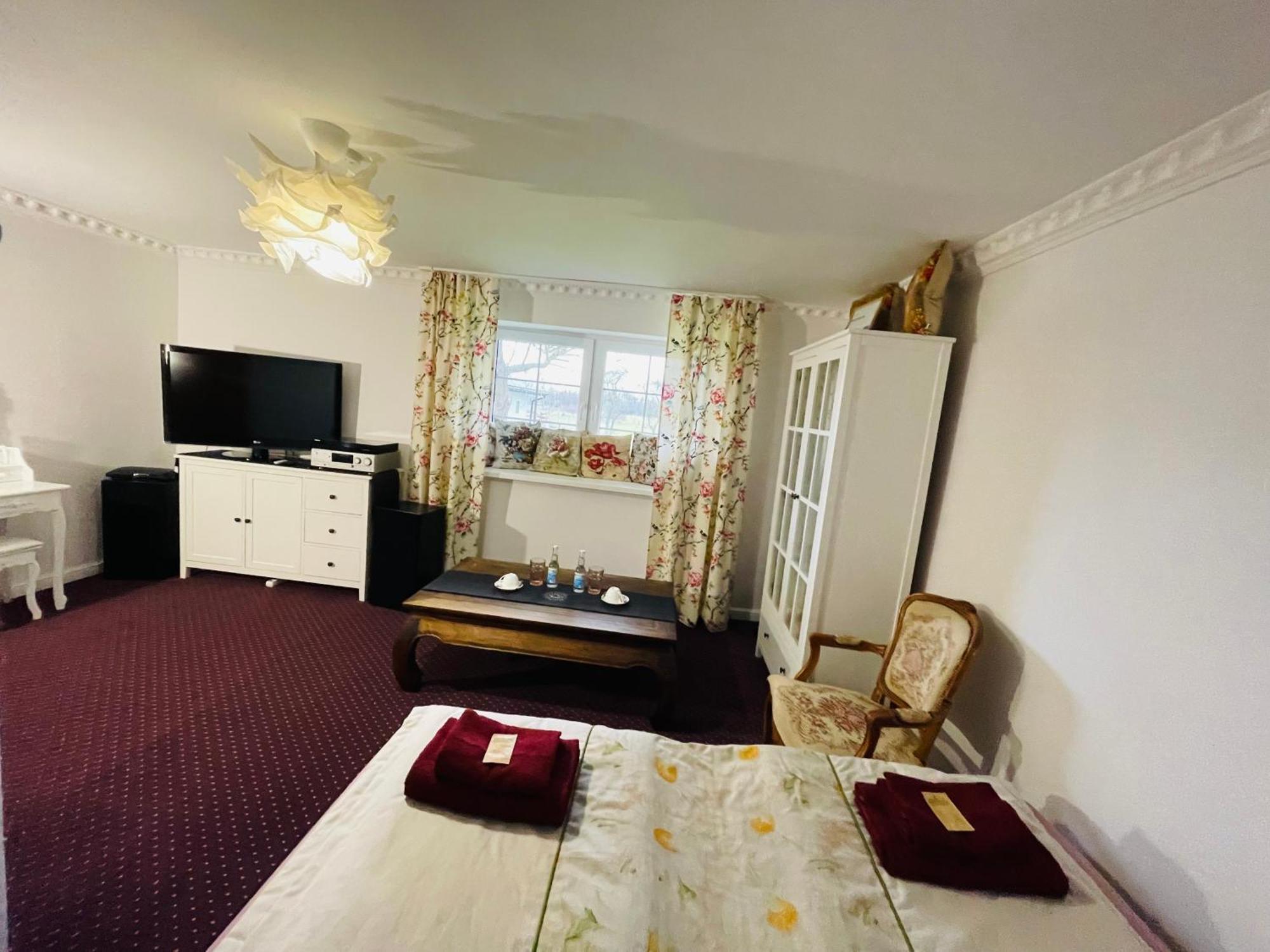 K&B Residence Jaroslaw Ngoại thất bức ảnh